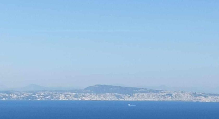 La Maison d epoque veu de Capri - image 4