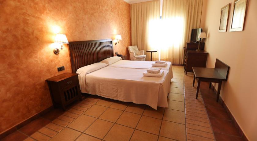 普拉森西亚 Hospedium Hotel Dona Mafalda de Castilla 4星级 酒店 泳池