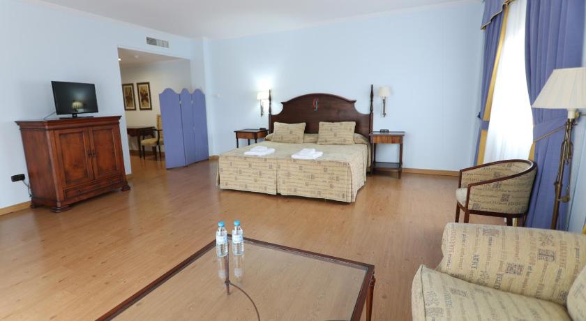 普拉森西亚 Hospedium Hotel Dona Mafalda de Castilla 4星级 酒店 套房