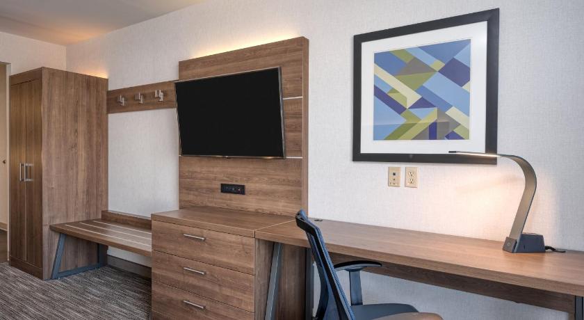 Holiday Inn Express Radcliff Fort Knox photo