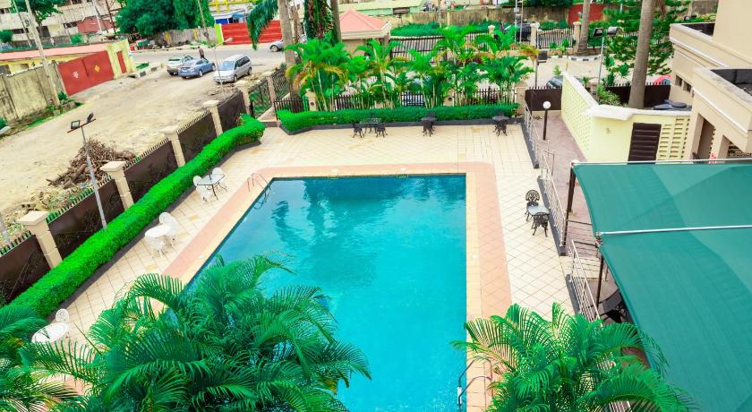 Dees Hotels Apartments & Suites photo