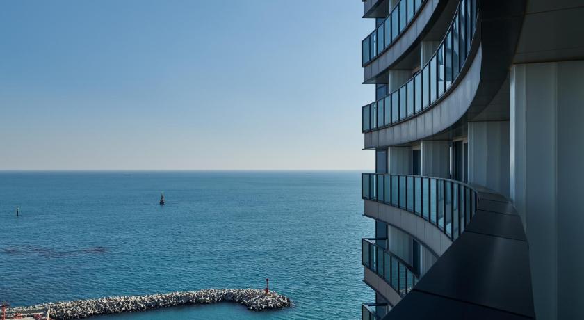 Image of Grand Deluxe Double Mipo Harbor View 1
