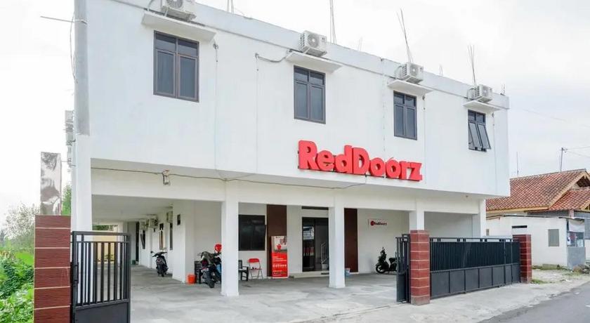RedDoorz Syariah near Universitas Jenderal Soedirman 2 photo