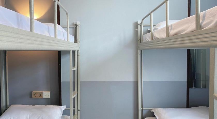 Image of Standard Quadruple Room 2