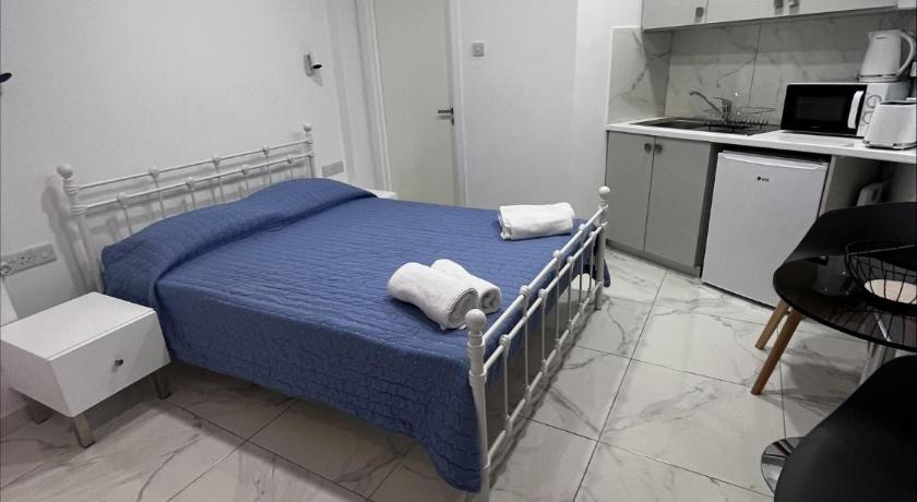 Jacks Apartment — Hotel in Paphos