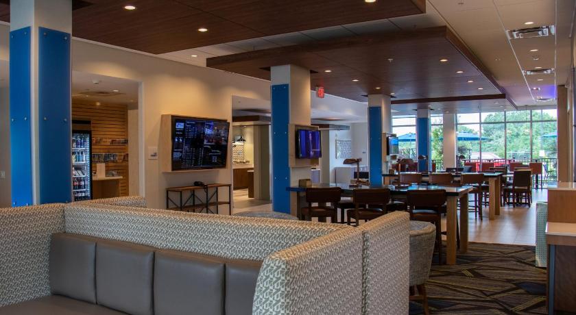 Holiday Inn Express And Suites Tuscaloosa East Cottondale photo