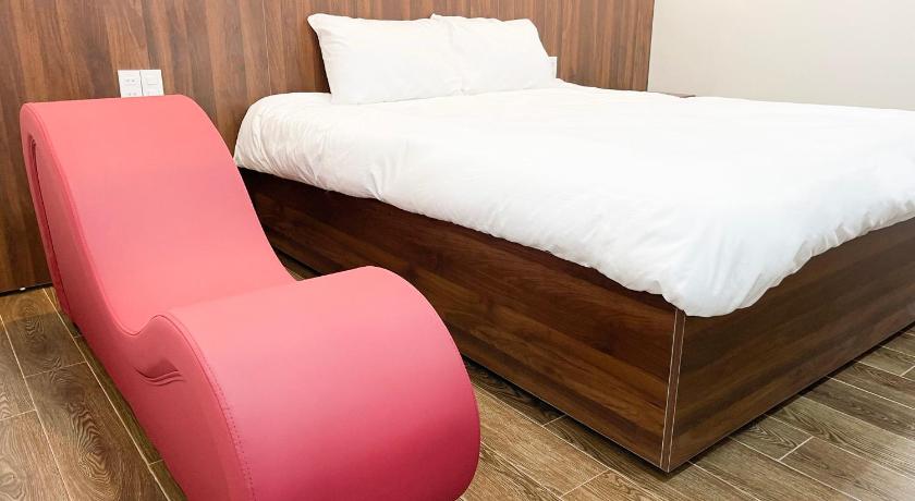 Adal Motel - image 32