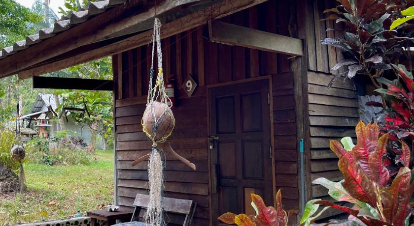 Image of Standard Bungalow with Fan 1