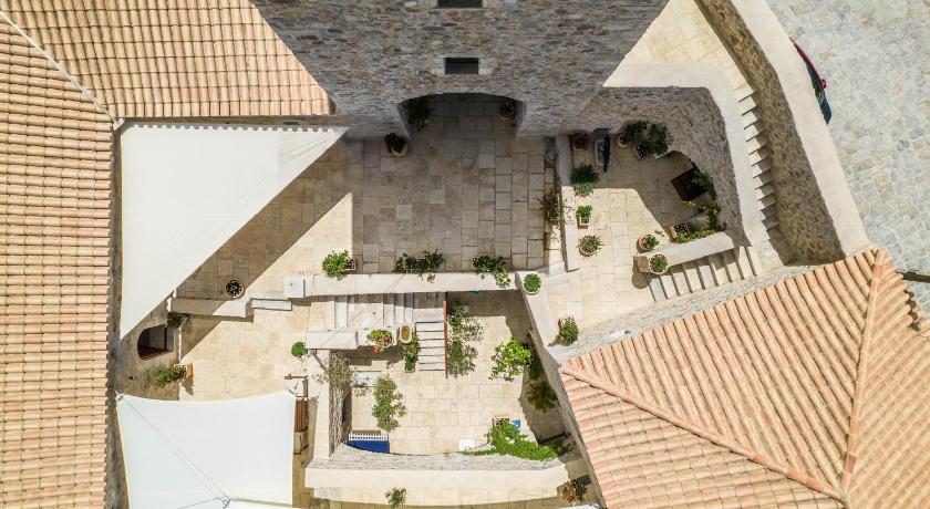Pirgos Mavromichali photo