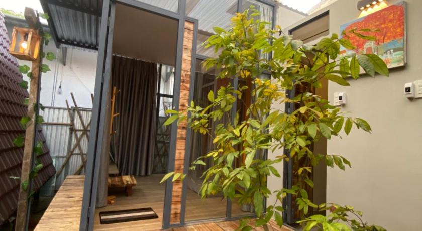 Image of Superior Bungalow 4