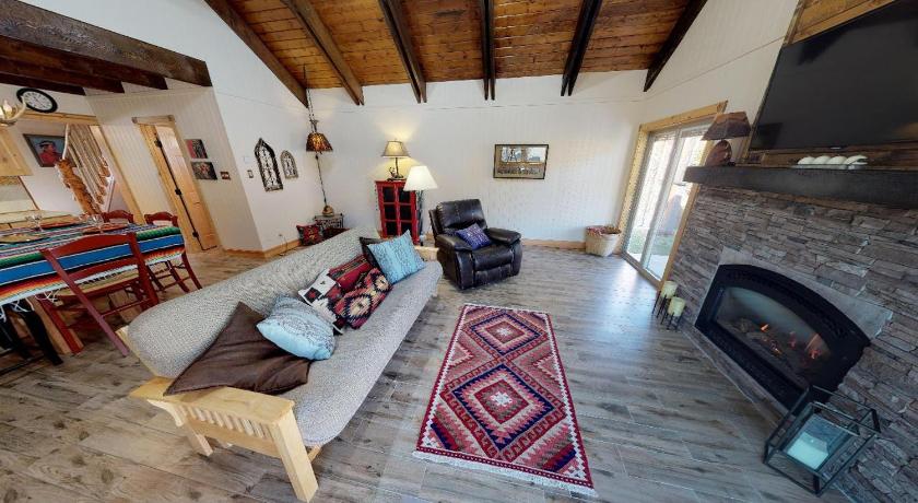 Tranquil Little Cabin on the River — Hotel in Red River (NM)
