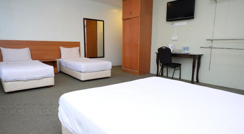 Image of Family Deluxe Room 3