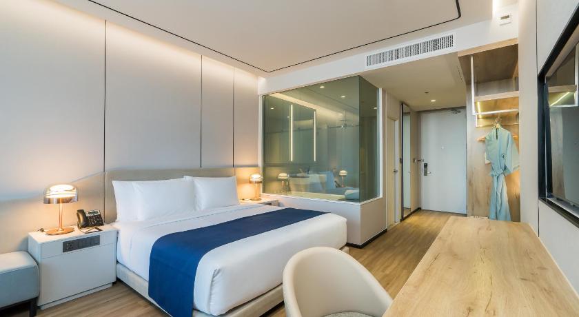 Image of Deluxe Ocean View King 5