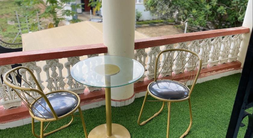 Mudzini Holiday Home- with a pool photo