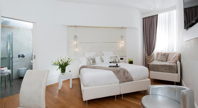 Image of Double Room with Extra Bed 3