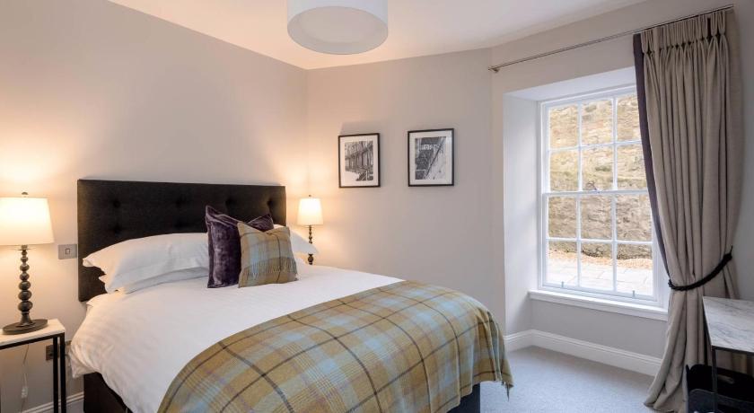 Luxury apartment, Stafford Street photo