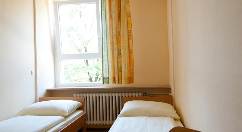 Hostel Haus International Elisabethstr 87 Schwabing West Munich
