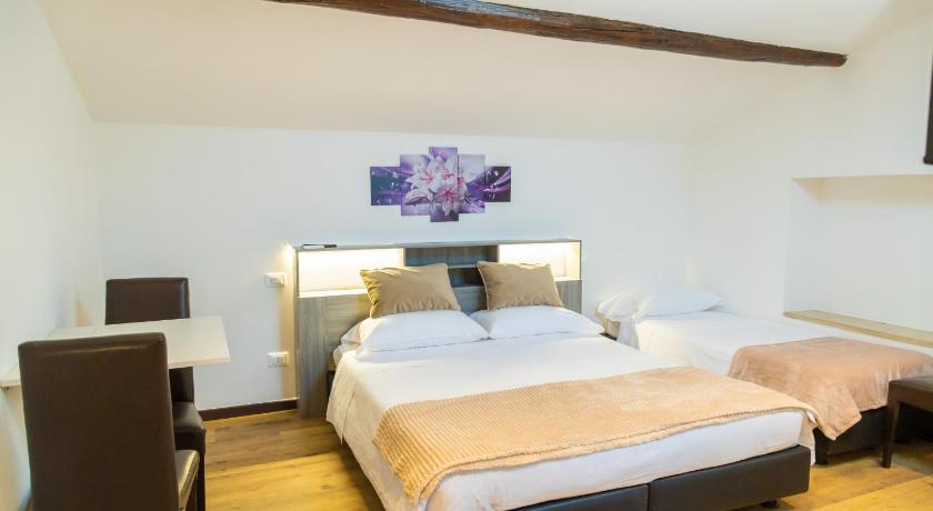 Image of Standard Triple Room 0