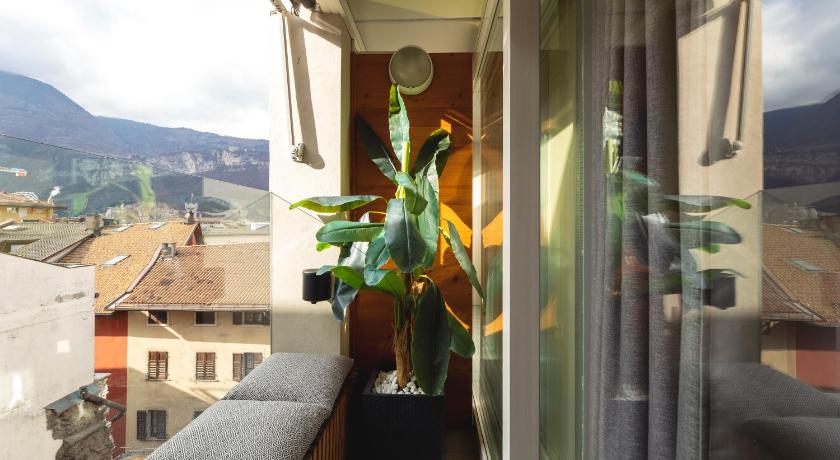 HEART OF TRENTO 2 apartments photo