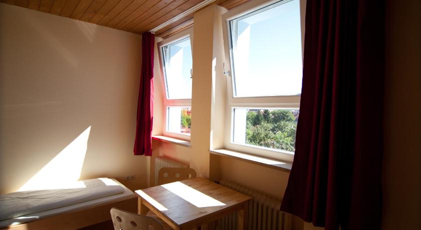 Hostel Haus International Elisabethstr 87 Schwabing West Munich