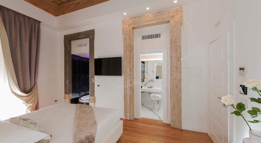Image of Suite 16