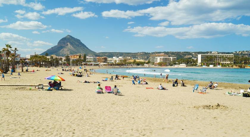 Beach lovers home from home in sunny Gran Canaria, Playa del