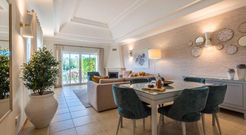 Image of Deluxe Two-Bedroom Apartment with Garden View 3