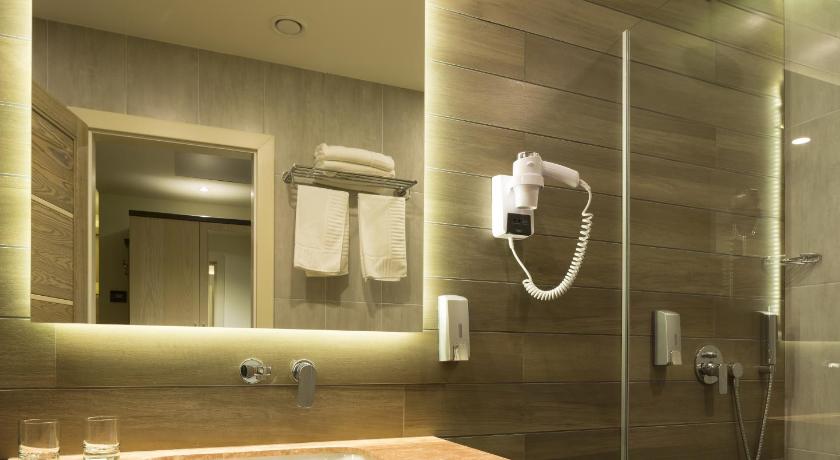 Exclusive Hotel & More photo