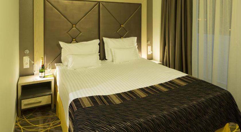 Exclusive Hotel & More photo