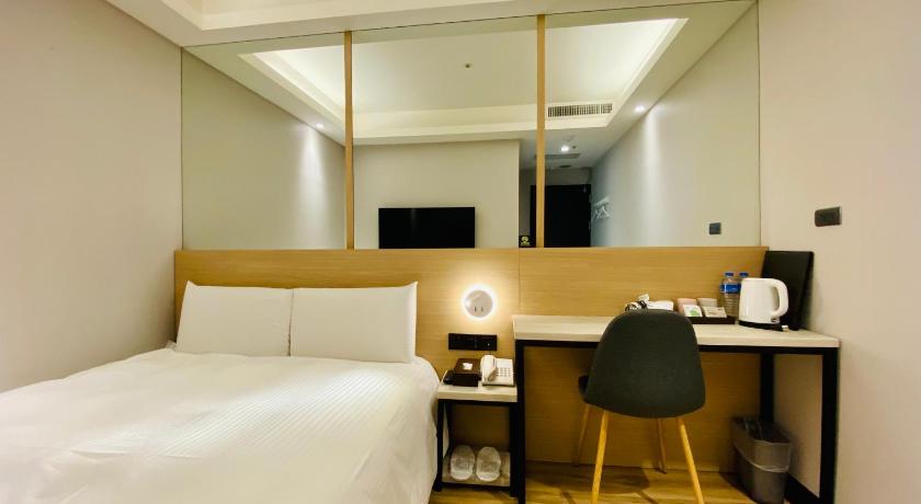 Taipei Hub Hotel Songshan Inn Hotel pool