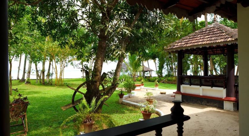 Vembanad House Boutique Back Water Retreat photo