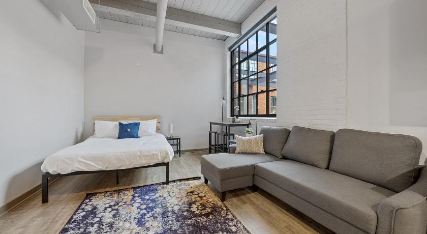 Brooklyn Style Studio Loft minutes from FirstEnergy Stadium 210 photo