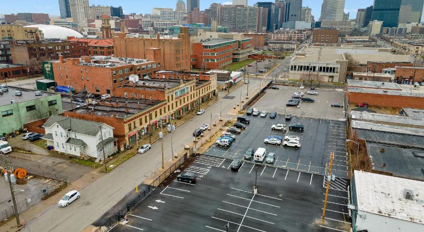 Brooklyn Style Studio Loft minutes from FirstEnergy Stadium 210 photo