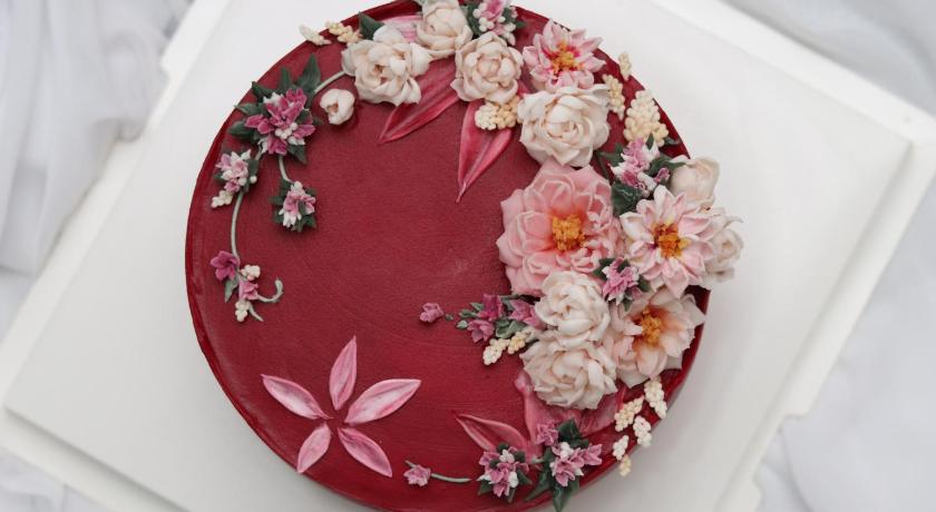 Cake and Sweet BnB - image 42