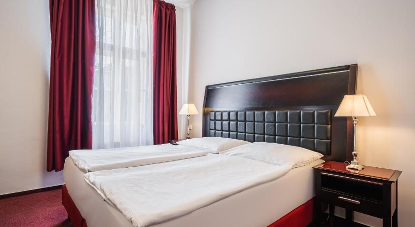 EA Hotel Tosca photo