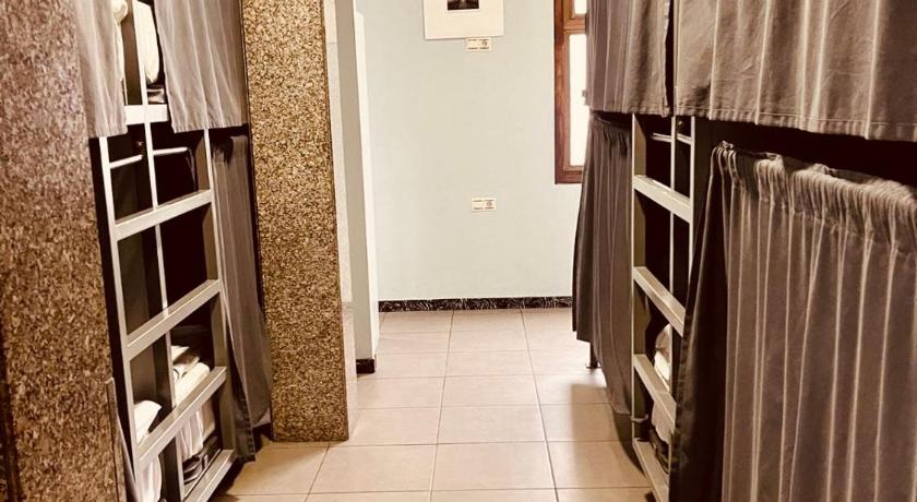 Image of Bunk Bed in Mixed Dormitory Room 3