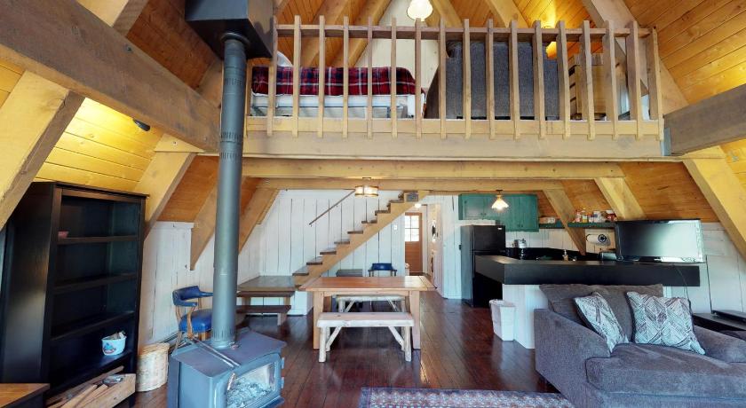 Elk Run A-Frame House — Hotel in Taos Ski Valley (NM)
