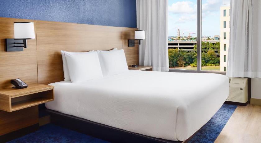 Image of King Bed High Floor (with Sofa Bed) 0