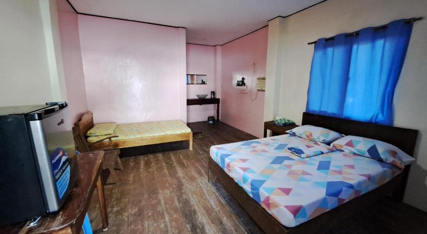 Image of Deluxe Double or Twin Room with Sea View 3
