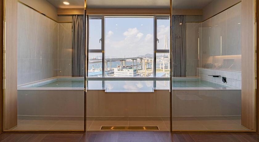 釜山 Grand Bern Hotel 2星级 酒店 套房