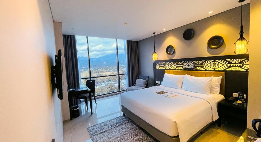 Image of Grand Deluxe 0