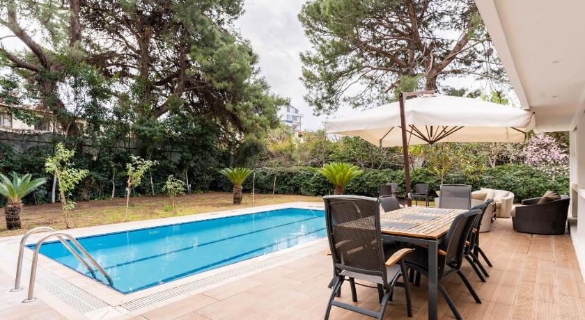 VERY SPECIAL VILLA 6 BDR GREAT for FAMILY REUNIONS photo