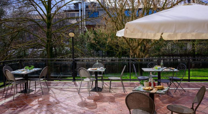 ローマ Hotel Torre Di Pratolungo 3つ星 ホテル プール