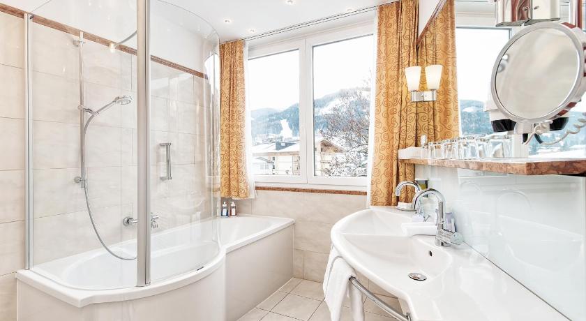 Image of Double Room with Balcony 2