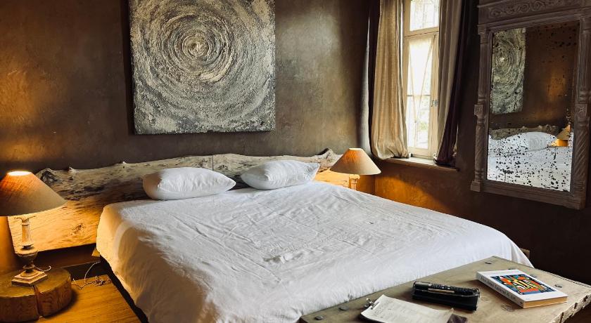 Édouard Garden Café Guest Room