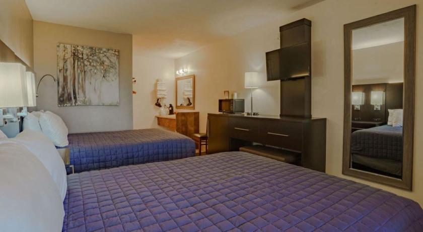브랜슨 웨스트 (MO) Shady Acre Inn and Suites 숙소 수영장
