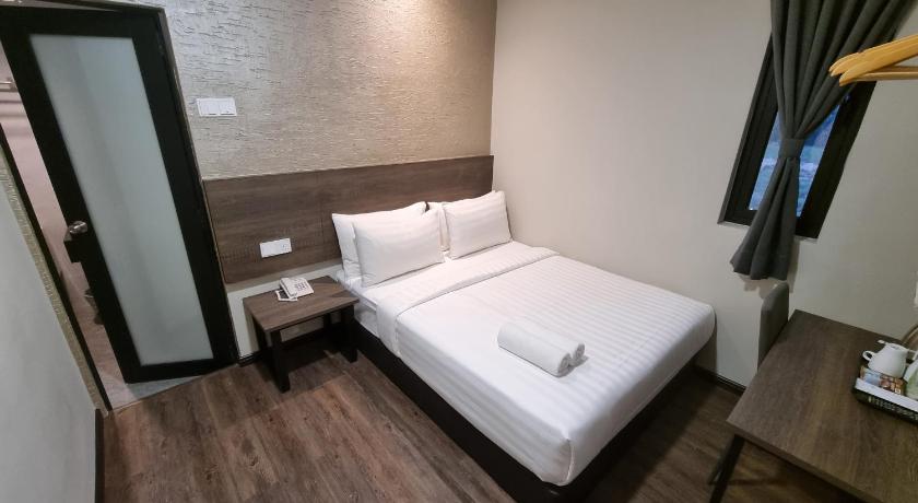 Image of Queen Room 1