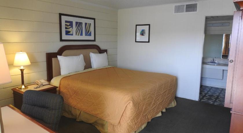 Economy Inn photo