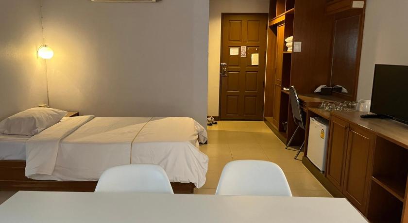 ロッブリー Naraigrand Hotel 3つ星 ホテル スイート