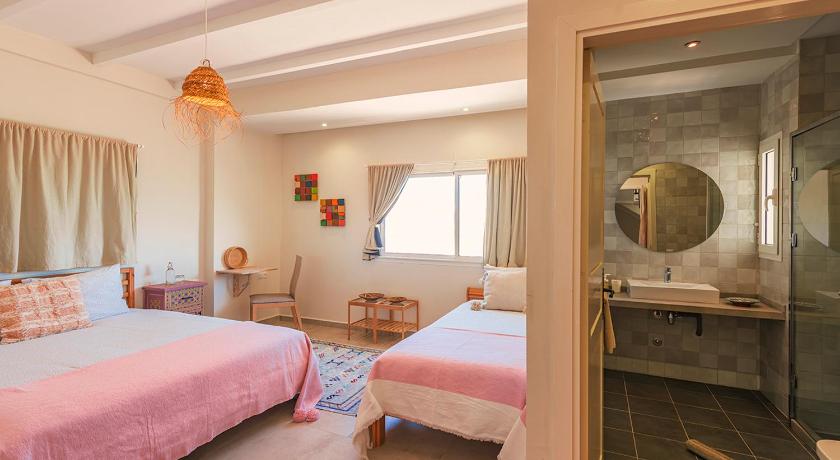 Image of Large Twin Room 1